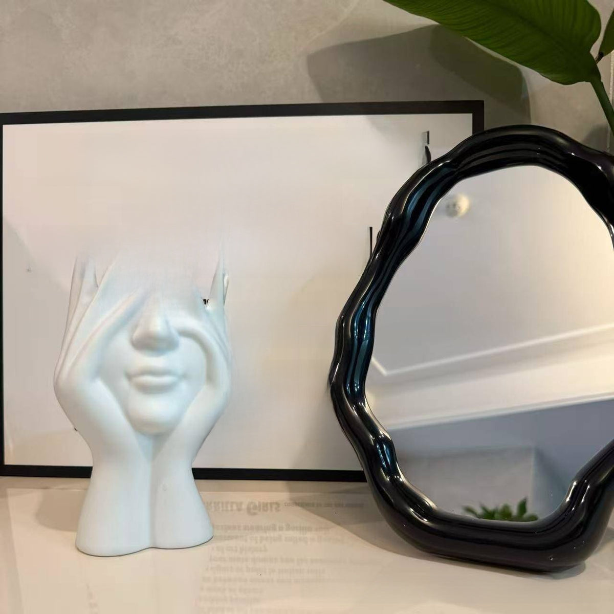 Body Art Makeup Brush Holder